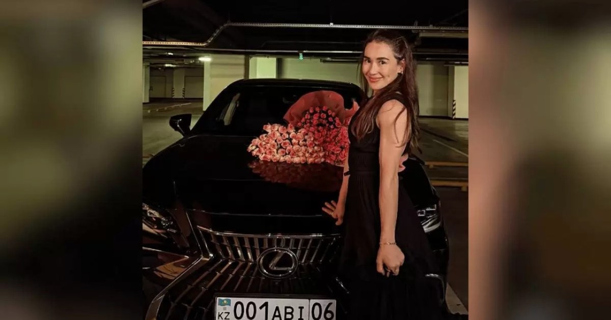 Әбиба Әбужақынова көлігіне жұрт қызығатындай нөмір таққанын көрсетті (фото)