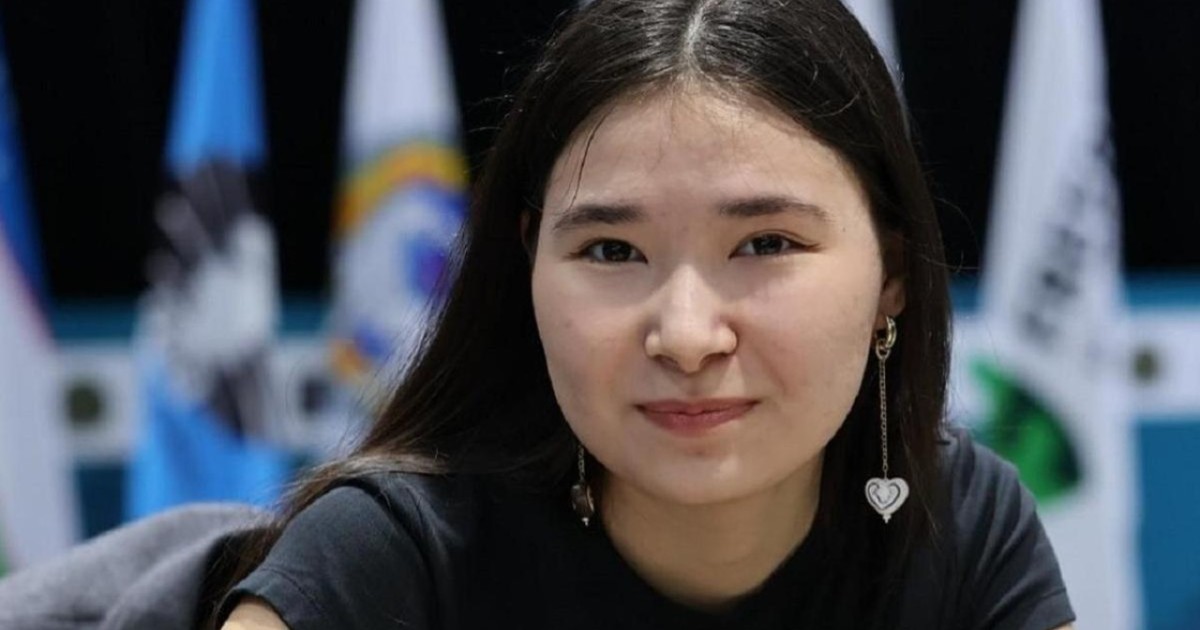 Тоқаев Әлем кубогында сенсация жасаған 19 жастағы қазақ шахматшысын құттықтады