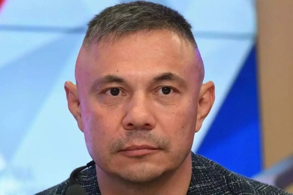 «Анама уәде бергем»: танымал боксшы 100 млн берсе де төбелеспейтінін айтты