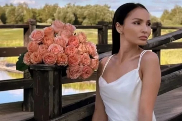 «Тамығыма өксік келді»: Жұлдыз Әбдікәрімова қызының мектеп бітіру кешіндегі сезімін айтты