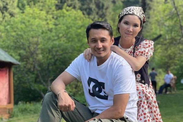 "Қызым болмаса да, үш келінім боалды": актер Рүстем Жаныаманов өзінің ішкі сырын айтты