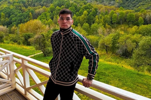 "Жаңа тұлпарым": Нұрбек Оралбай 34 миллион тұратын жаңа көлігін көрсетті (фото)