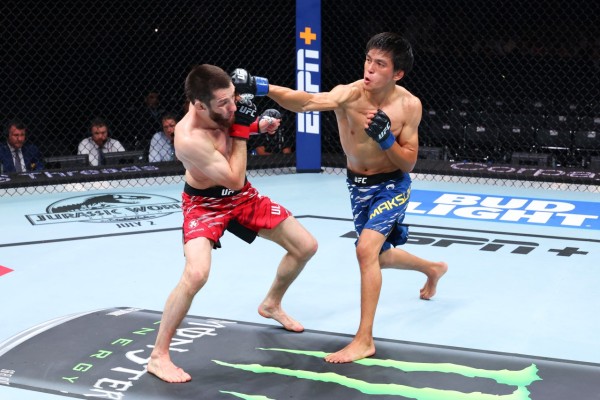 Хабибтің ықпалы ма, әділетсіз төрешілер ме: UFC-дегі қазақ батыры Азат Мақсұмға қиянат жасалды