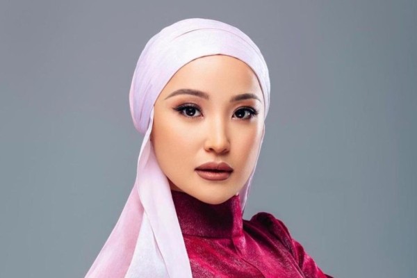 «Байдан-байға тие бересің бе?»: Мөлдір Әуелбекова оқырманымен сөзге келіп қалды