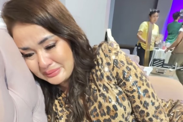 "Көз жасына тұнған шындық": Тұрсынбектің әйелінің жылаған видеосы жұртты шошытты (видео)