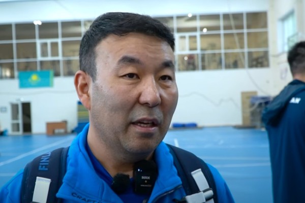 "Өз елімде ұят жағдай болды": шетелдегі қазақ бапкері Қазақстандағы келеңсіз оқиғаны айтты (видео)