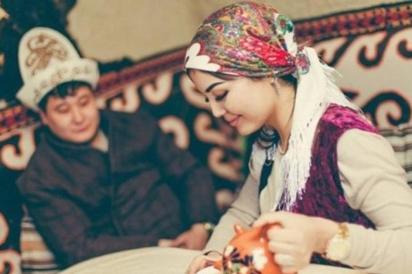 «Тумайтын қатынды неге ұстап отырсың?»: жас келіншек өзінің ауыр тағдырын баяндады