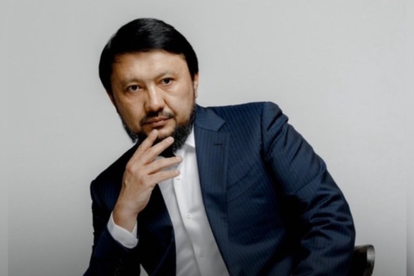 "Әйел сияқты жыла": Мұхамеджан Тазабектің сөзі желіні шулатты (фото)