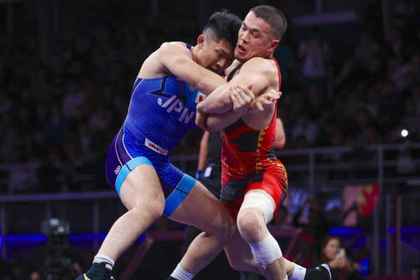 Парижде Демеу Жадыраевты ұтқан жапон балуаны қырғыздың "Акуласын" тағы да жеңді (ВИДЕО)