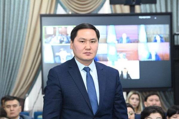 "Бұл қорқытқаным емес": Бақтияр Артаев қаржыны тиімсіз жұмсағандарға сөгіс жариялады