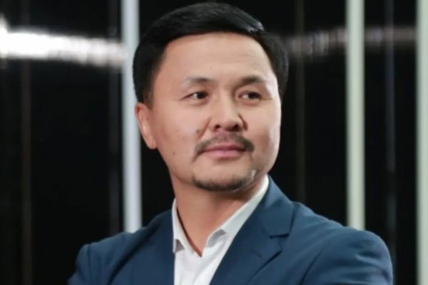 "Қызымды бермес бұрын күйеу баламмен сөйлестім": Досымжан Таңатаров ашығын айтты (ВИДЕО)