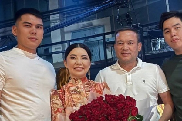 "Мама" деп атаған сеніміңе рахмет, балам" – Тамара Асар өгей ұлына әсерлі жазба арнады