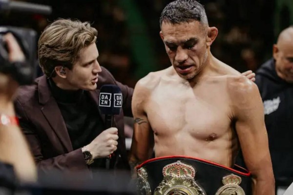 UFC-дің танымал жауынгері араға 6 жыл салып, алғаш рет жеңіске жетті