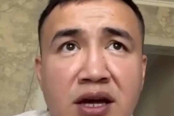 "Үйіне шақырды, таңертең жалаңаш ояндым": ІТ маманы өзін бастығы зорлағанын айтты (ВИДЕО)