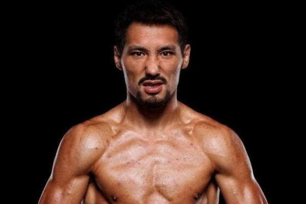 "Қашып жүрсің": Жәнібек Әлімханұлы әлем чемпионын қорқытып, сес көрсетті