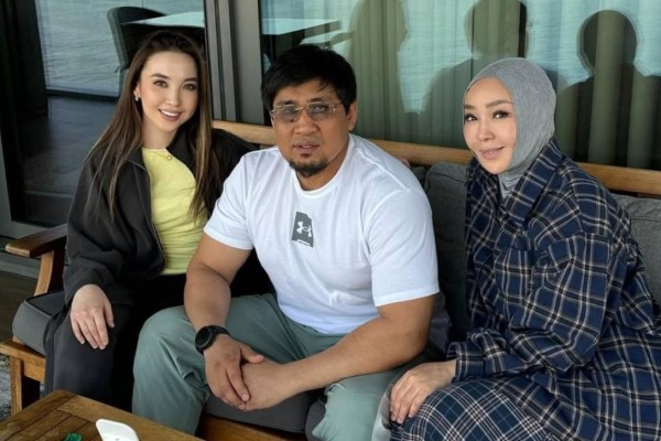 "Әдепсіздердің әдепсіздігі": Айнұр Тұрсынбаеваның күйеуі елді ойландырып тастады (ФОТО)