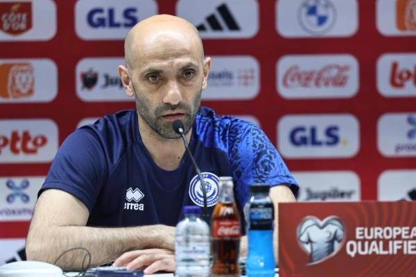 Ұлттық құраманың бас бапкері өз қызметінен кететінін мәлімдеді