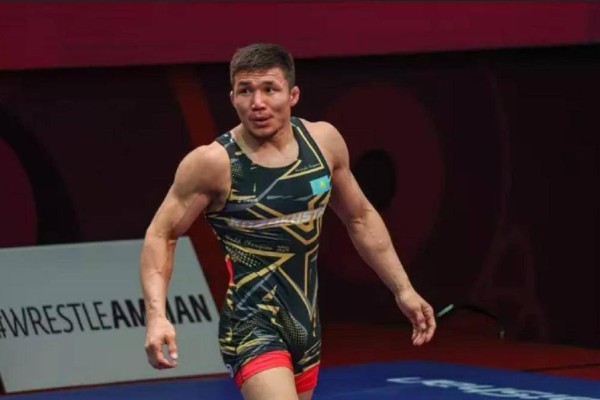 Әлем чемпионы Нұрқожа Қайпанов ұтылып бара жатып, жеңісті жұлып алды