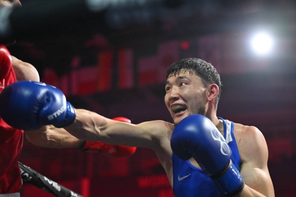 Әлем чемпионатында өзбектен ұтылған қазақ жігітіне ат мінгізді (ВИДЕО)