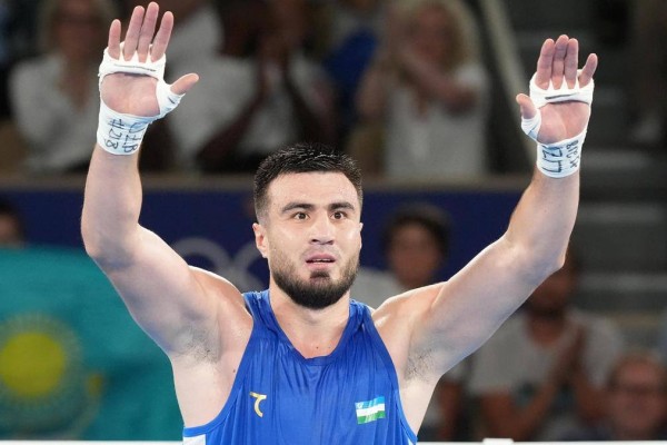 Өзбек батыры үш дүркін Олимпиада чемпионы атану үшін боксқа оралды