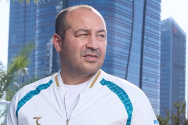 Өзбекстанның бас бапкері қазақ боксшысын әлемнің үздігі деп бағалады