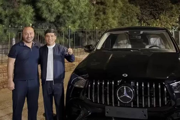 Өзбек боксшылары бапкер Тулкин Киличевке қымбат көлік сыйлады (ВИДЕО)