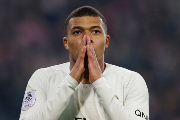 "Реал" шошып жатыр: "Қайраттың" әжетханасы жұрттың жағасын ұстатты (ВИДЕО)