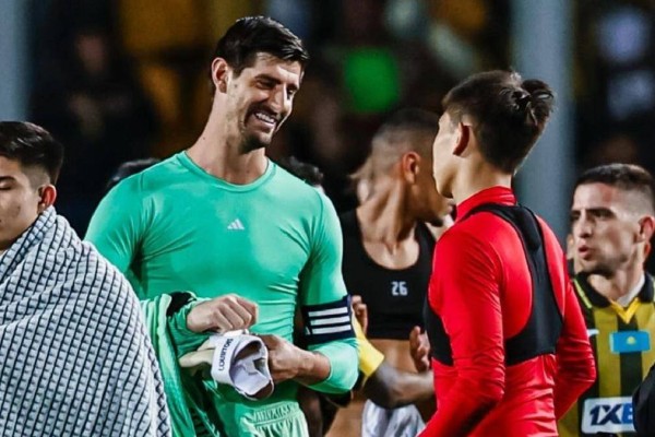 Шерхан Қалмұрза әлем мықтыларын шаң қаптырып, тарихқа енді