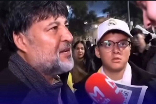 "642 мың теңгеге өтірік билет алдық": "Реалды" көруге келген өзбек жанкүйері қазақтарға ренжіді