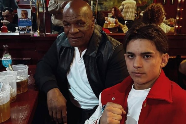 Сұмдық жағдай! Аңыз боксшының 17 жастағы ұлын пәтерде асып кеткен