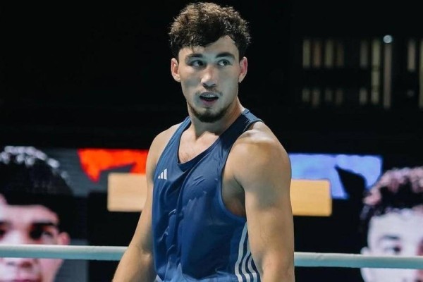 Әлем чемпионы атанған боксшы ел біріншілігінің финалына шыға алмады