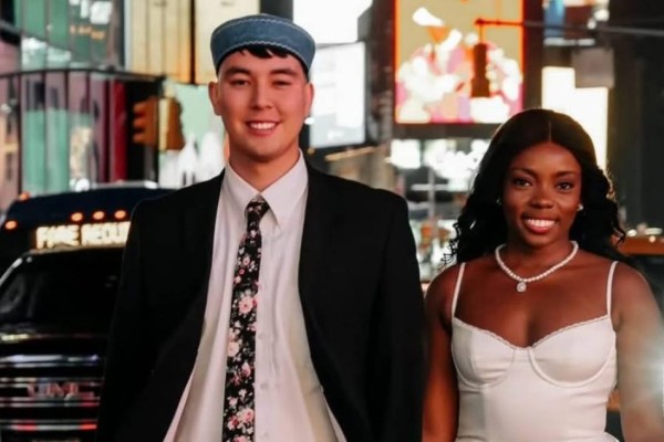 "Біздің Сардар үйленді": АҚШ-тағы қазақ баласы қуанышты жаңалығын жеткізді (ФОТО)