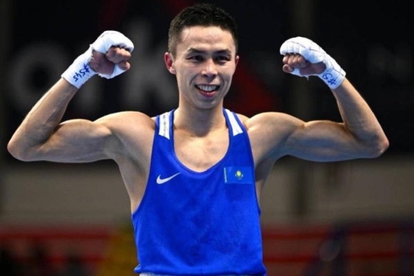 Сәкен Бибосыновтың көптен жасырған келіншегінің суреті желіде тарады (ФОТО)