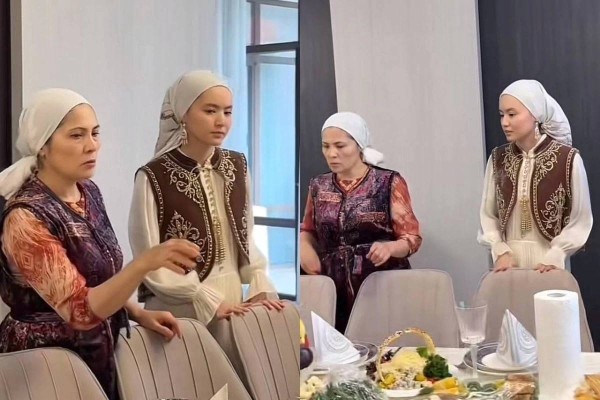 "Кім сенеді маған? Шаршатты": Сәкен Майғазиевтің келіні шаршап кеткенін айтты