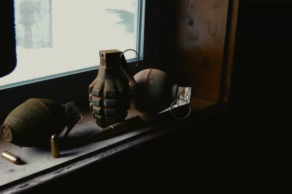 Сұмдық жағдай! Пойыз ішінде ер адам граната жарып, төрт адам қаза тапты