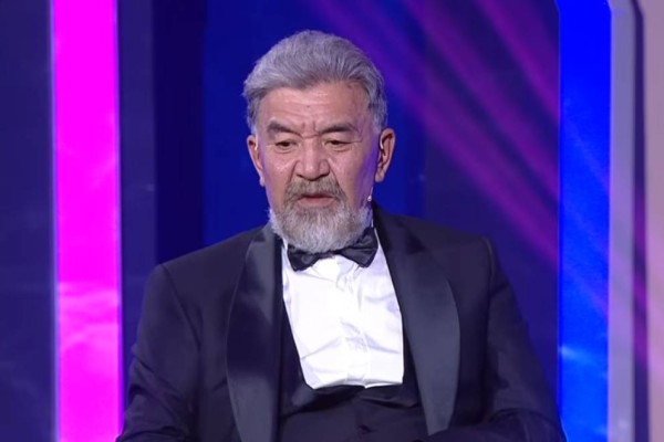 "Мойнымда қан жүр": Танымал актер түрмеде отырғанын айтып, шындығын жеткізді (ВИДЕО)