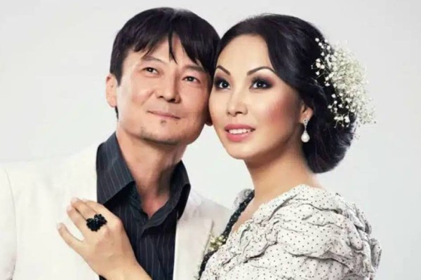 "Бір жапырақ қағаз да бұйырмады": Қарақат Әбілдина күйеуін қорғап шықты (ВИДЕО)