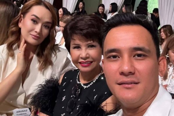 "Менің екінші анам": Роза Рымбаеваның келіні енесін ерекше құттықтады (ФОТО)