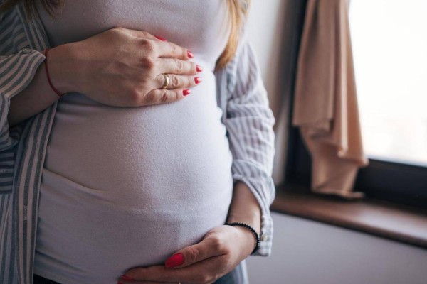 Мектептегі 35 жастағы мұғалім өзінің оқушысынан жүкті болып қалды