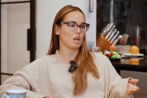 Қазақтарды келемеждеген чемпионның бұрынғы әйеліне қатысты іс қозғалды