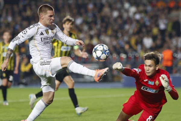 Көлікті бекер бермепті: Шерхан Қалмырза тағы да тарихи жеңіске жетті