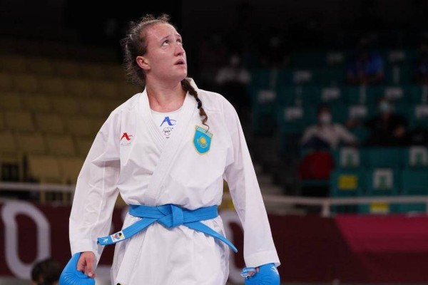 Қазақша сөйлейтін орыс қызы ел қоржынына тарихи жүлдені салды