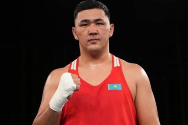 Айбек Оралбайдың орнына барған боксшымыз әлем чемпионатының ширек финалына шықты