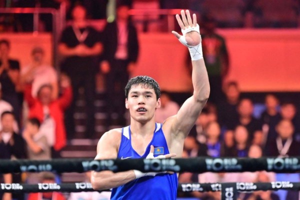 Тағы бір қазақ боксшысы әлем чемпионатының ширек финалына шықты