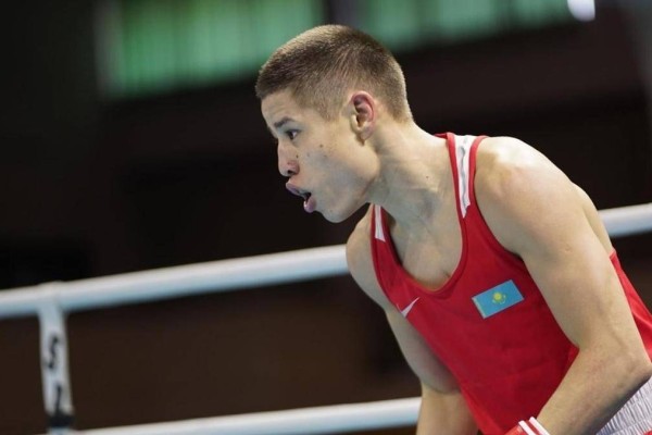 Қазақ баласы қарсыласын 20 секундтың ішінде нокаутқа түсіріп, жеңіске жетті (ВИДЕО)