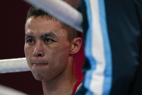 "Сәкен айқын жеңілді": Назым Қызайбай ел естімеген шындықты жайып салды