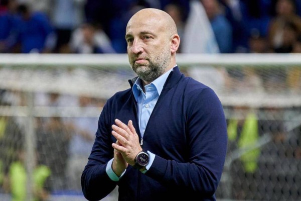 Адиев Қазақстанға оралатын болды ма? Бас бапкер ел күтпеген сөзді айтты