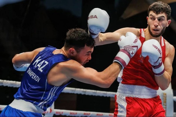 Қазақ боксшысынан "жеңісті тартып алған" орыс жігіті оған төрешілер көмектеспегенін айтты