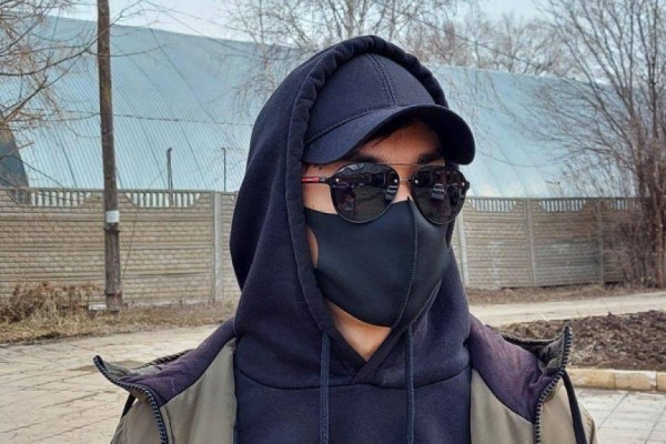 "Маскадағы жігіттің" кім екені белгілі болды? (ФОТО)