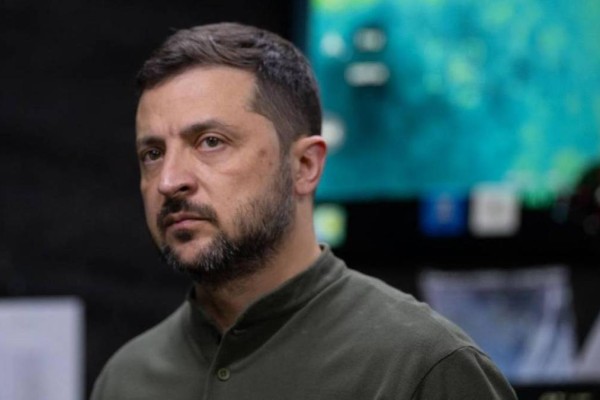 "Отставкаға кетеді": Украина президенті Зеленскийге қатысты шұғыл хабар тарады